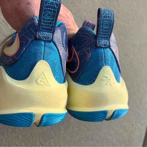 Nike Sneakers EUC Size Unisex 8.5 - Picture 7 of 8